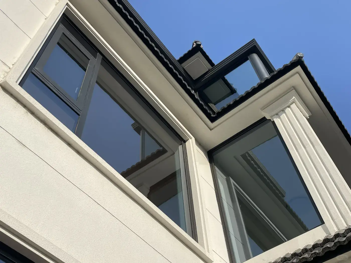 Villa façade window reference 02