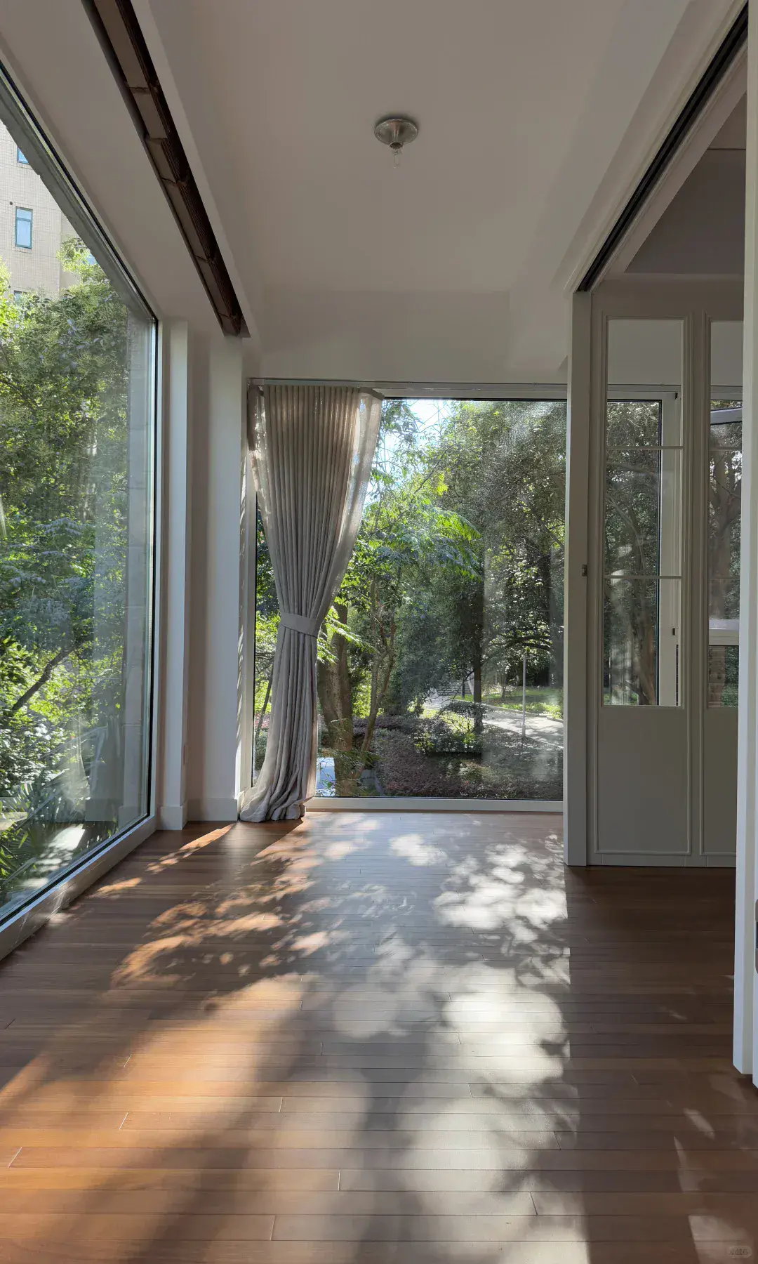 Panoramic fixed-window combination reference 13